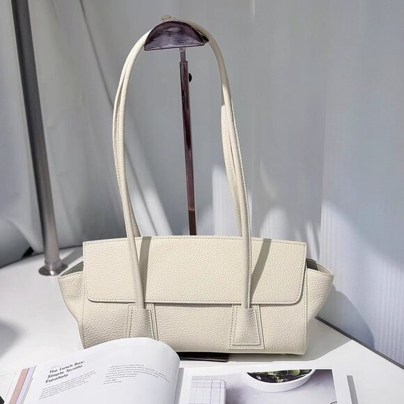 Elegance Bag โ A Timeless Icon of Style - Picture 1 of 11